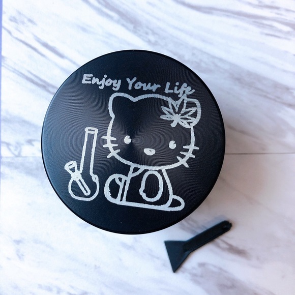 Kitchen grinder hello kitty grinder 2.2” 55mm - Picture 3 of 8